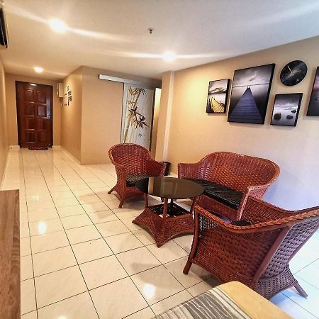 Em Homestay Pekan Pangkor ภายนอก รูปภาพ