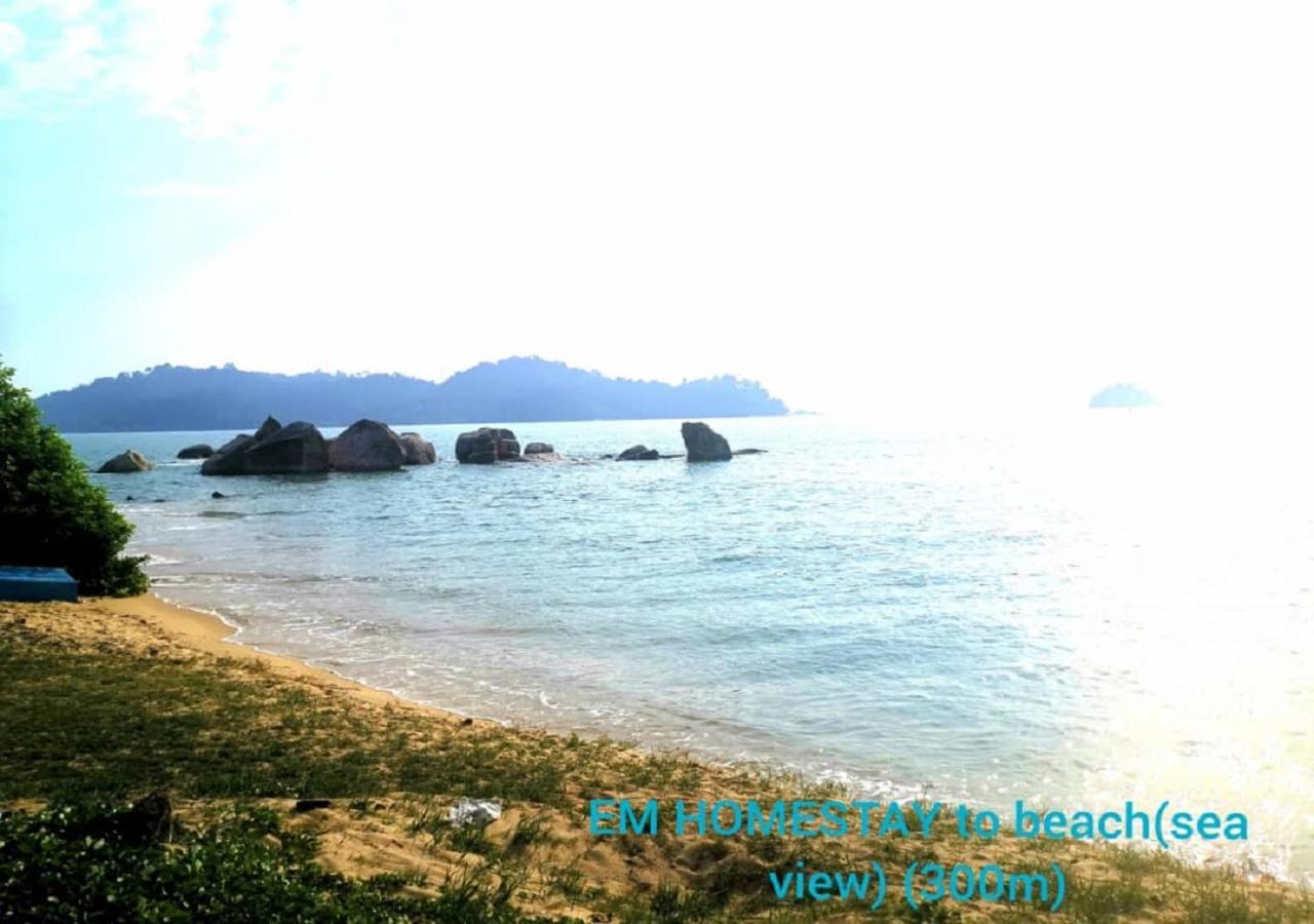 Em Homestay Pekan Pangkor ภายนอก รูปภาพ