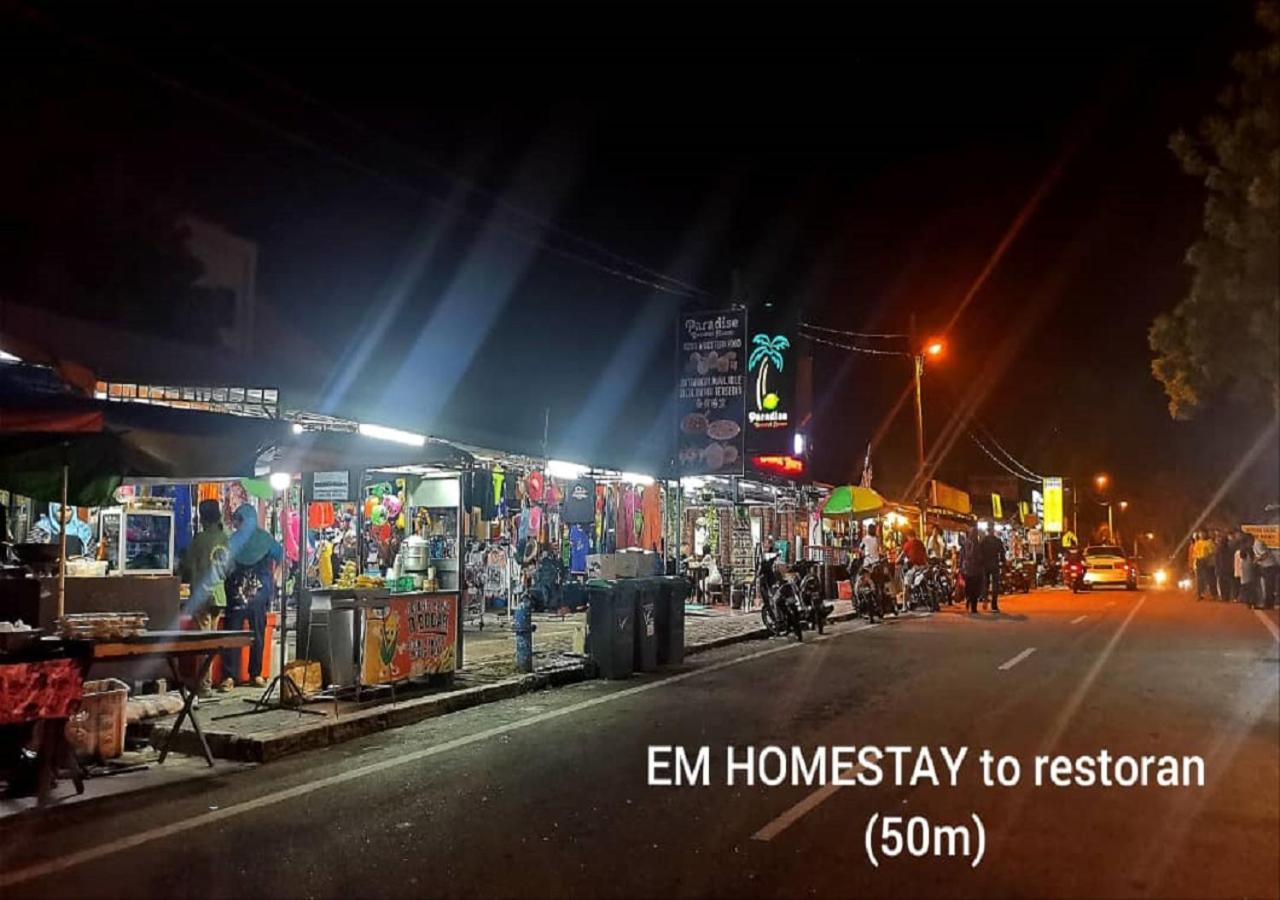 Em Homestay Pekan Pangkor ภายนอก รูปภาพ