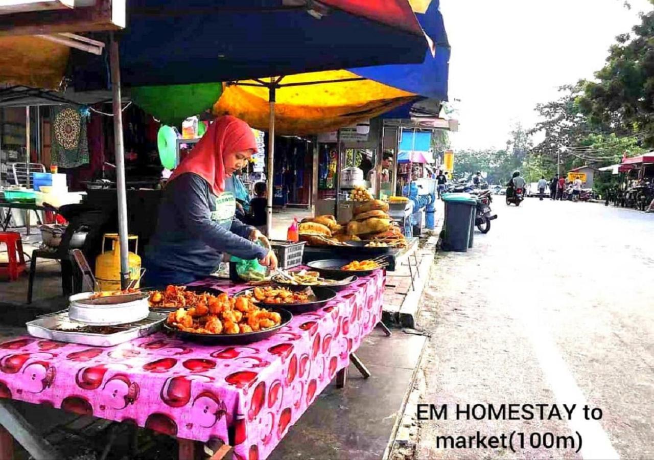 Em Homestay Pekan Pangkor ภายนอก รูปภาพ