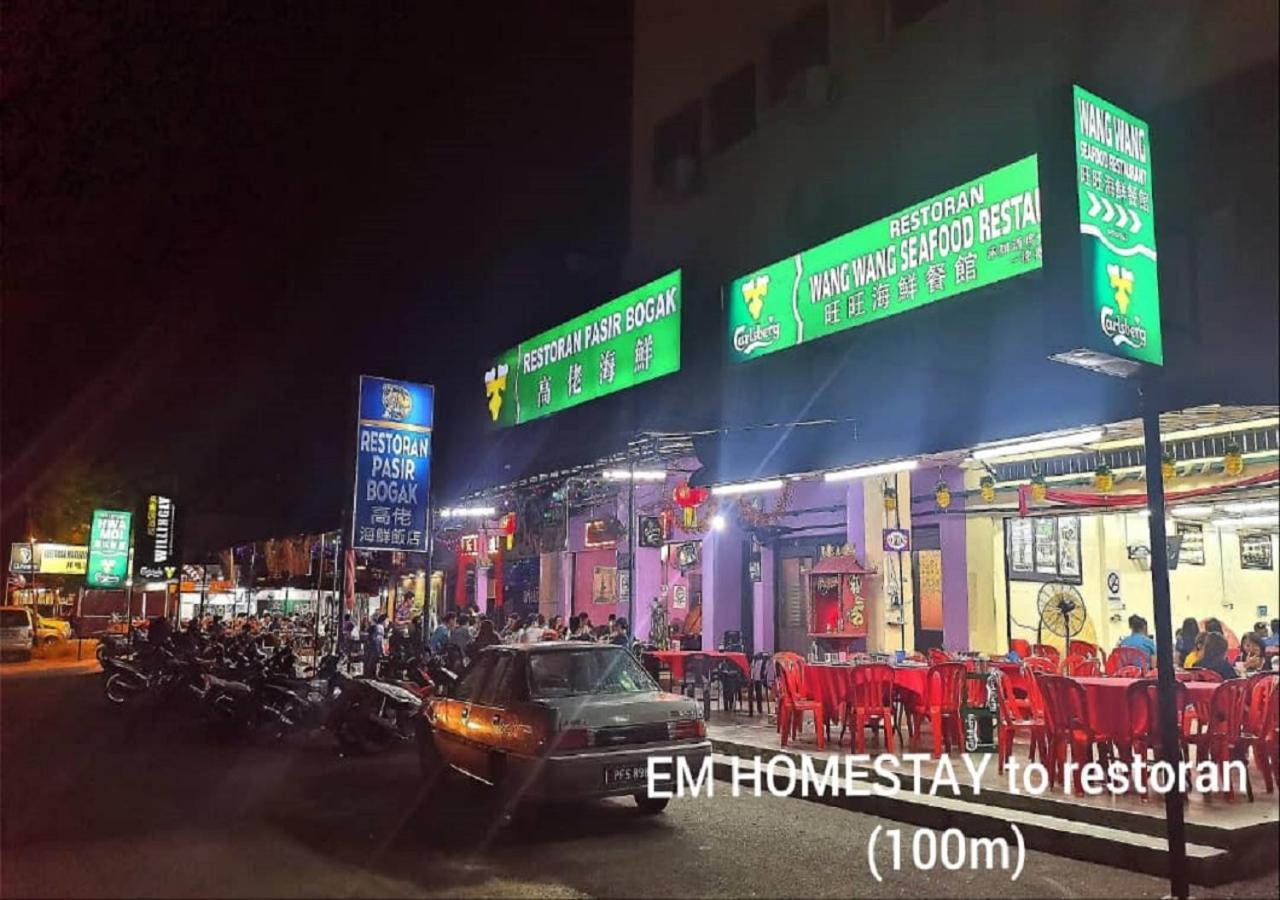 Em Homestay Pekan Pangkor ภายนอก รูปภาพ