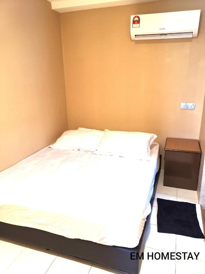 Em Homestay Pekan Pangkor ภายนอก รูปภาพ
