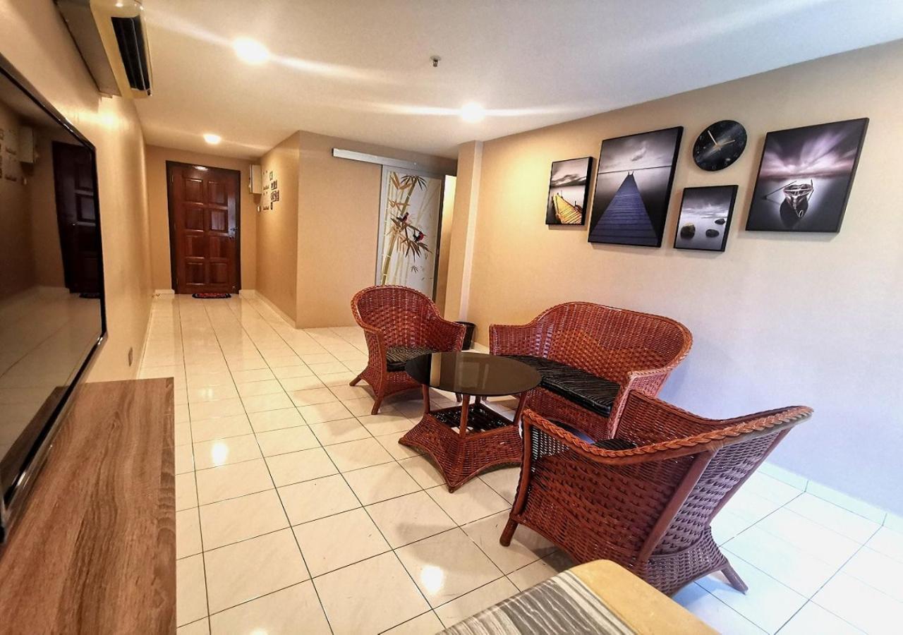 Em Homestay Pekan Pangkor ภายนอก รูปภาพ