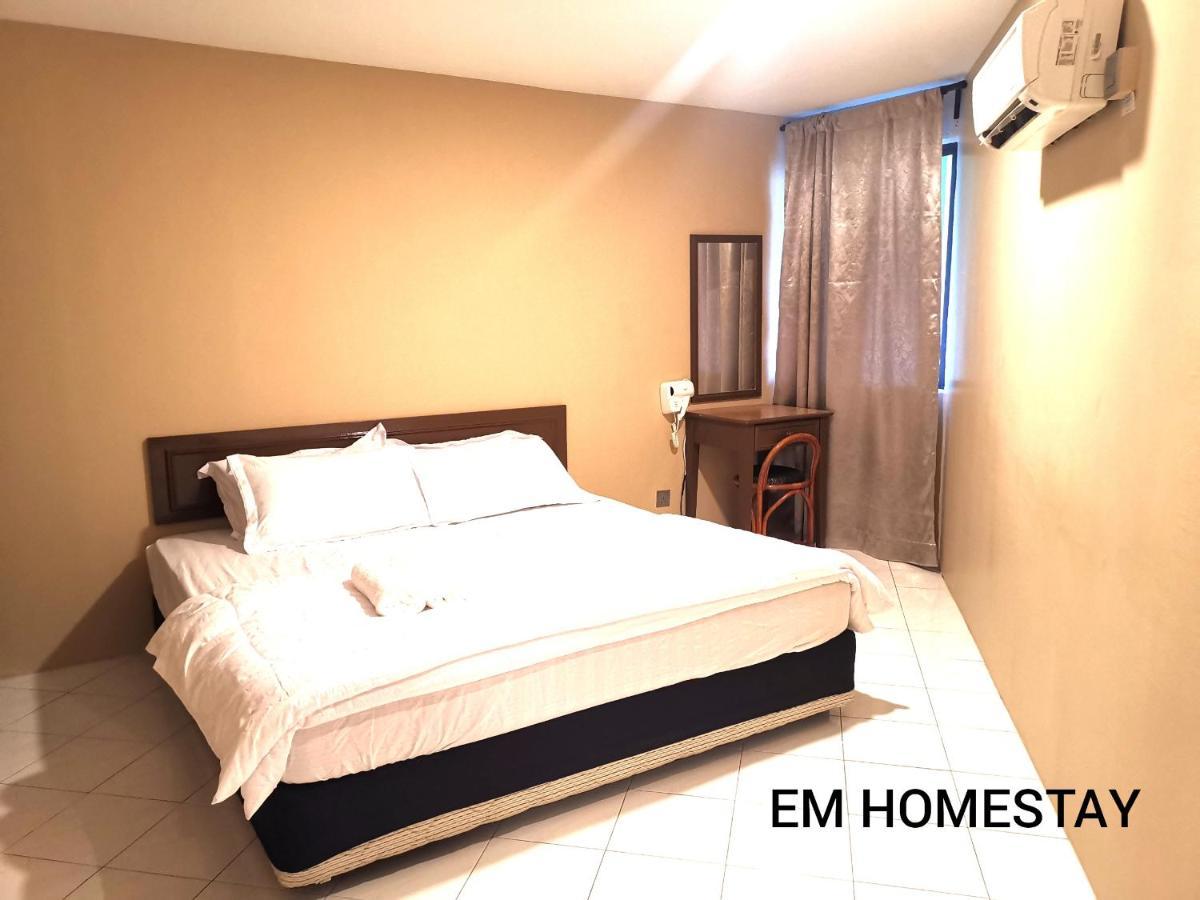 Em Homestay Pekan Pangkor ภายนอก รูปภาพ